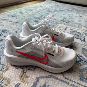 Nike Downshifter 13 White Bright Crimson Wolf Grey Black Women's Size 8